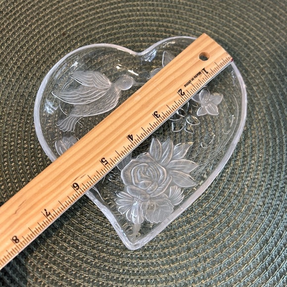 Vintage Crystal Glass Heart Shaped Dish With Design 6 Inch New with Tag in Place - Picture 5 of 7